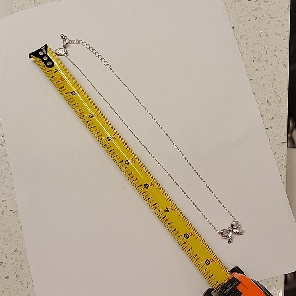 SALE 😍 4/$15 EUC Charming Charlie's Silvertone Bow Necklace - Picture 3 of 5